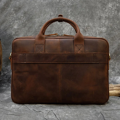Elegante Luxe: Leren Laptop Tas voor de stijlvolle Professional.