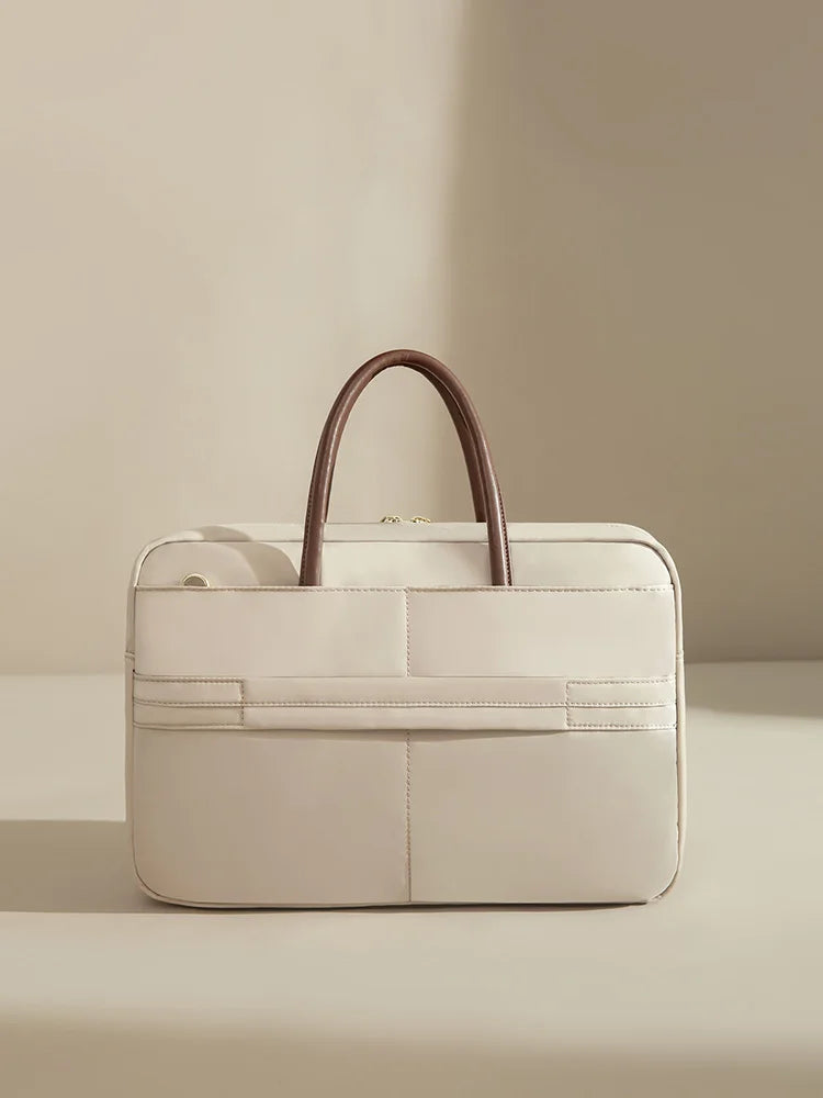 Elegantie Ontmoet Functionaliteit: Dames Laptoptas.