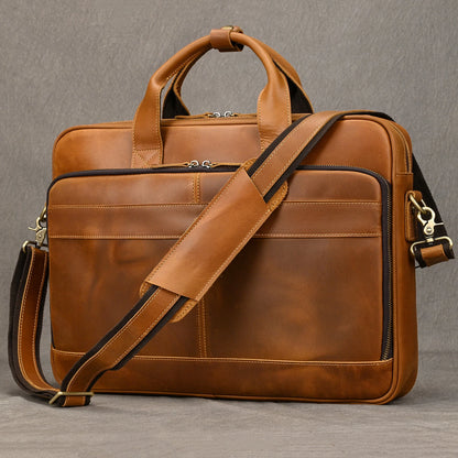 Elegante Luxe: Leren Laptop Tas voor de stijlvolle Professional.
