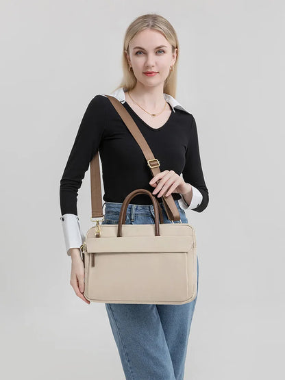 Elegantie Ontmoet Functionaliteit: Dames Laptoptas.