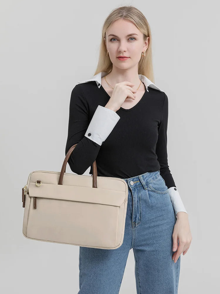 Elegantie Ontmoet Functionaliteit: Dames Laptoptas.